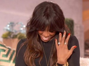 Kelly_Rowland_shows_of_ring